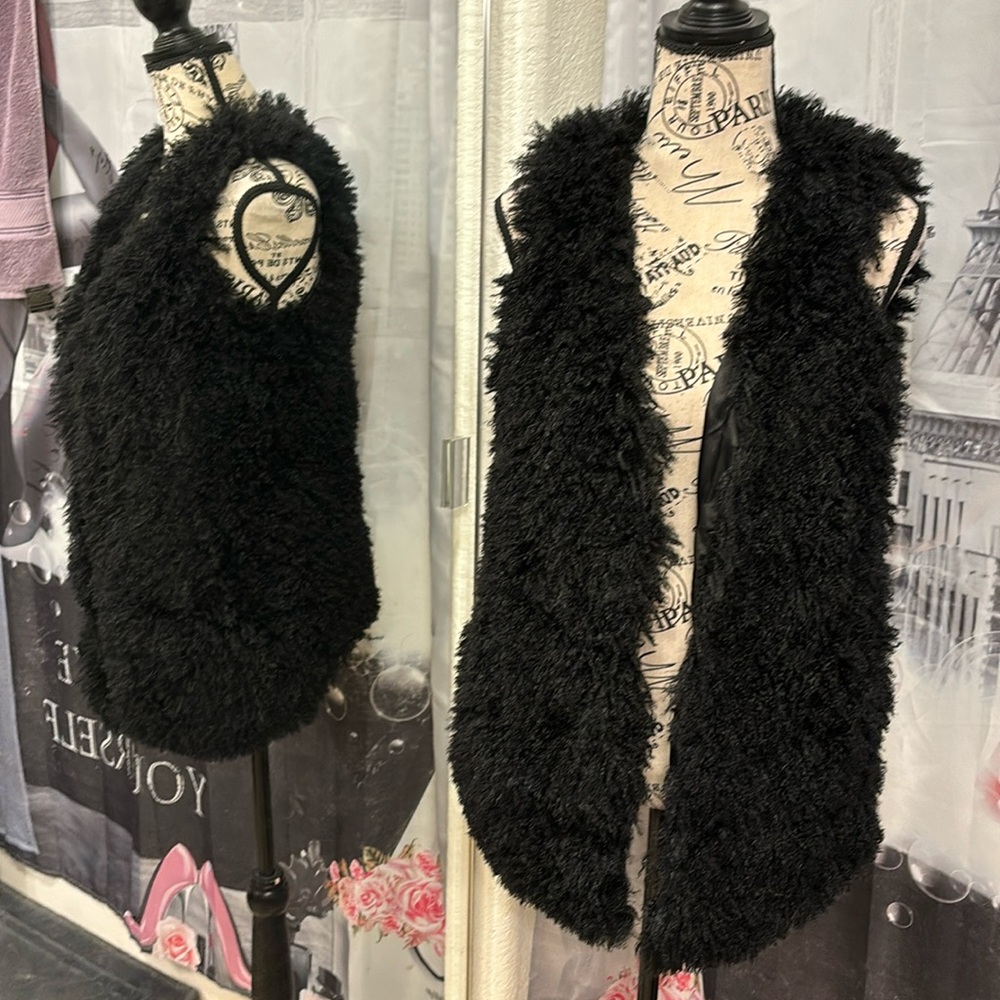 NWT Decree Fluffy Black Vest